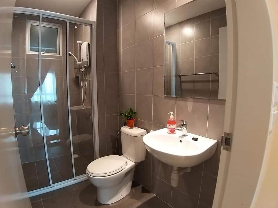 Апартаменты в Путраджая — 96 кв. м., спальни: 3, собственных ванных: 2 Kampong Tangkas Экстерьер фото